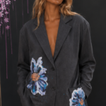 Blazer spigato con fiori dipinti blu