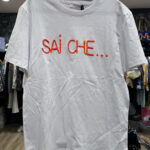T-Shirt mit modernem, vielseitigem Design.