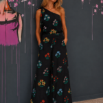Pantalon à la coupe contemporaine et polyvalente.