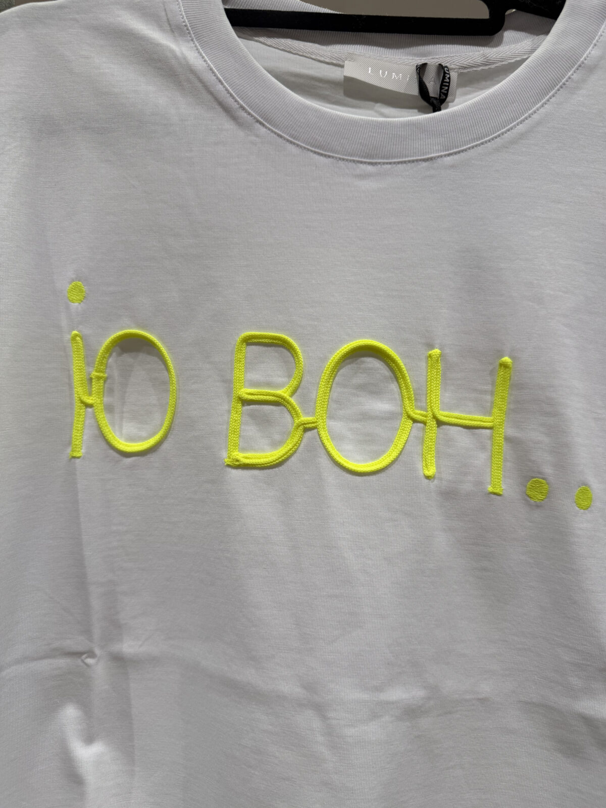 T-shirt with a versatile, contemporary design. - Image 2