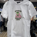 T-shirt with a versatile, contemporary design.
