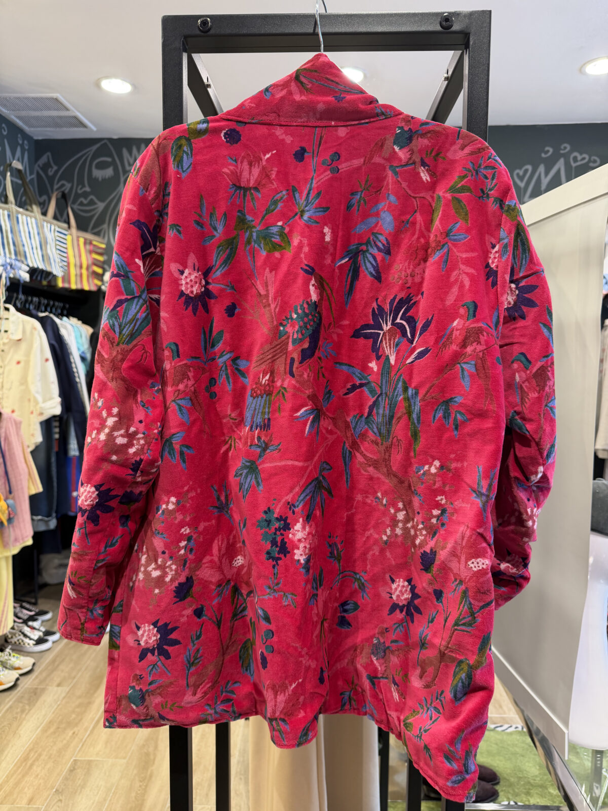 Kimono au design féminin et original. – Image 3