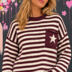 Gestreifter Pullover mit Sterntasche