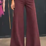 Bordeauxrote Palazzo-Hose mit weitem Bein