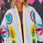 Bestickte Jacke mit Teddy-Innenfutter
