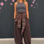 Schokoladenbraune Balloonhose mit Tartan-Detail