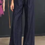 Weite Nadelstreifenhose mit Kordelzug
