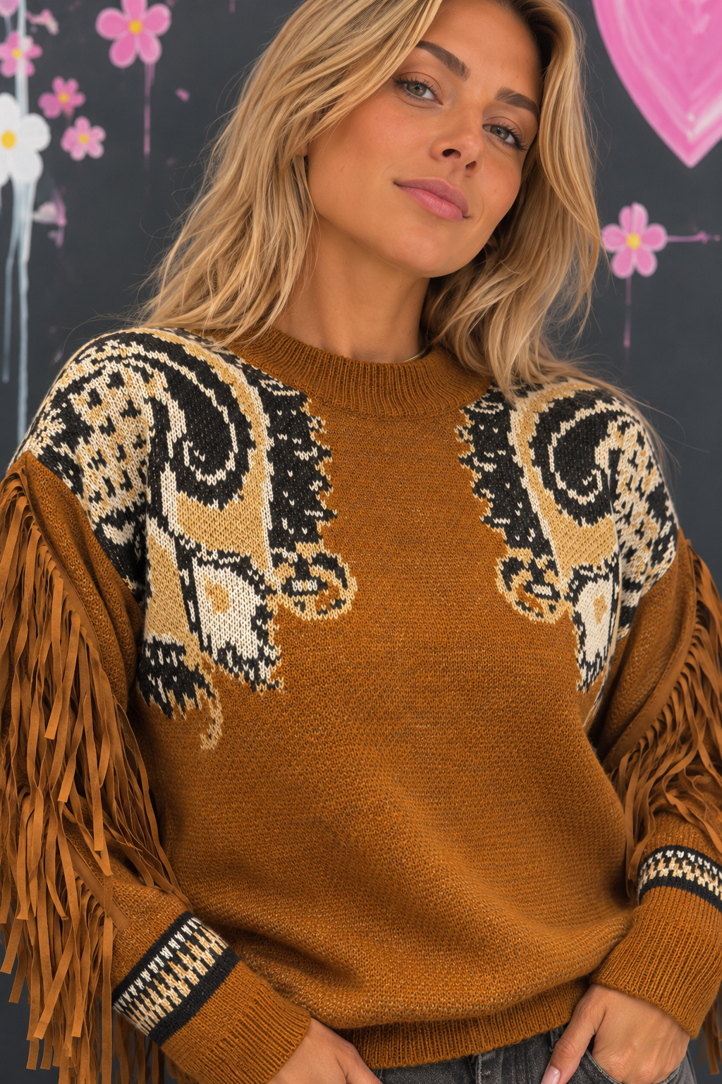 Ritratto boho con maglione sfrangiato Pullover mit Fransen – Bild 1
