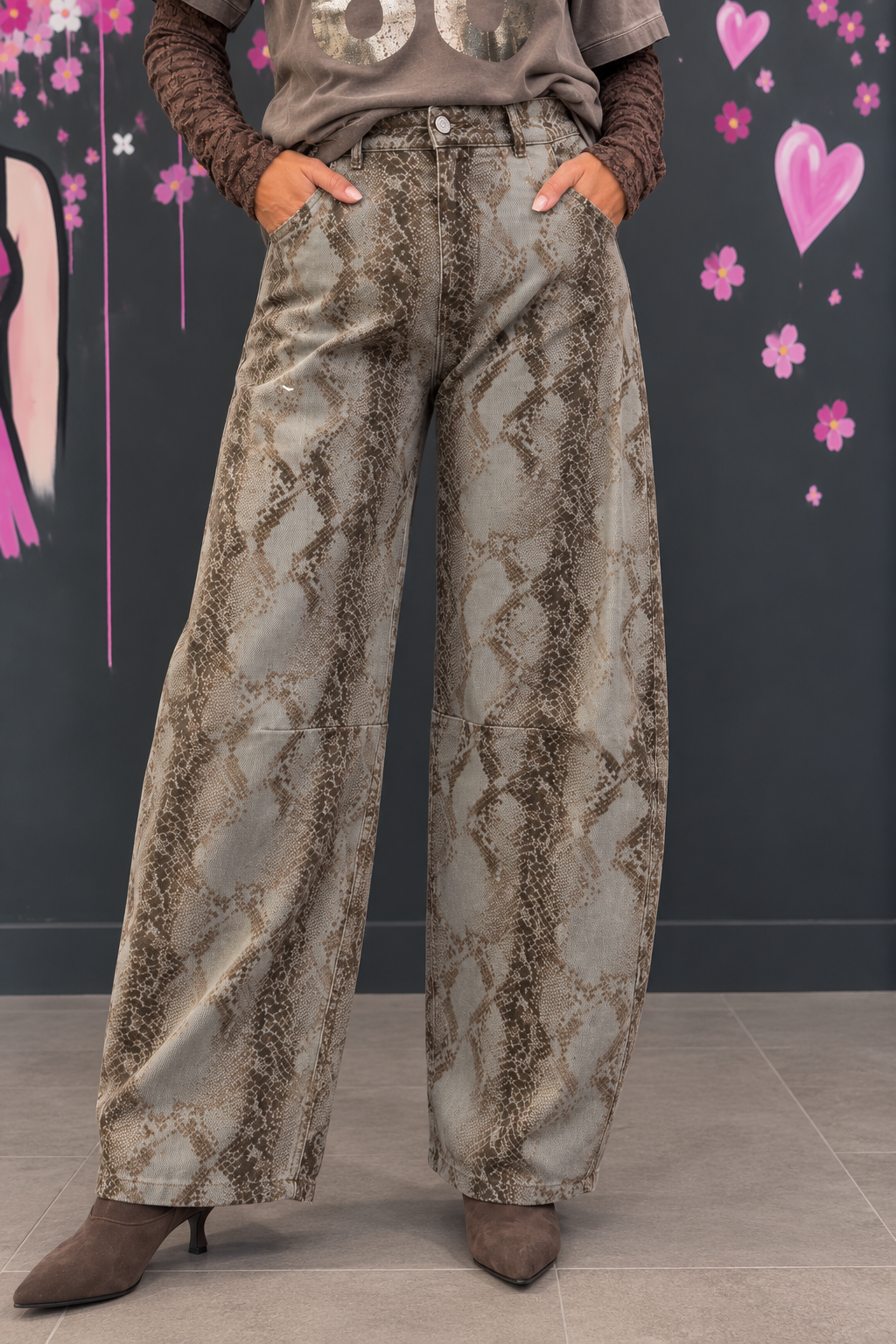 Snake-Print Jeans Against Pink Graffiti Amy python-print jeans - Image 1